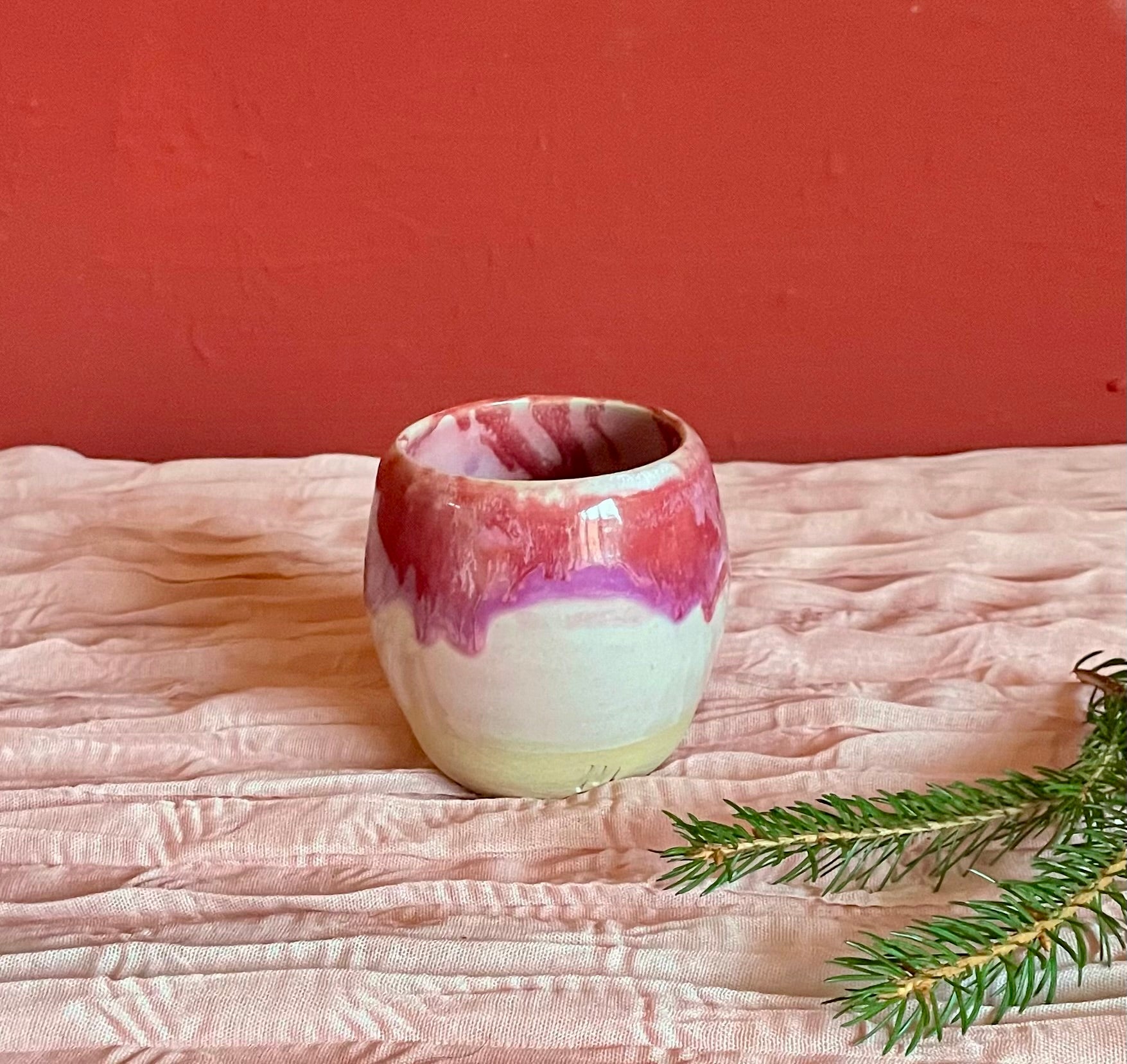 Küstenbecher - „Happy Day“ – Handgedreht & liebevoll glasiert